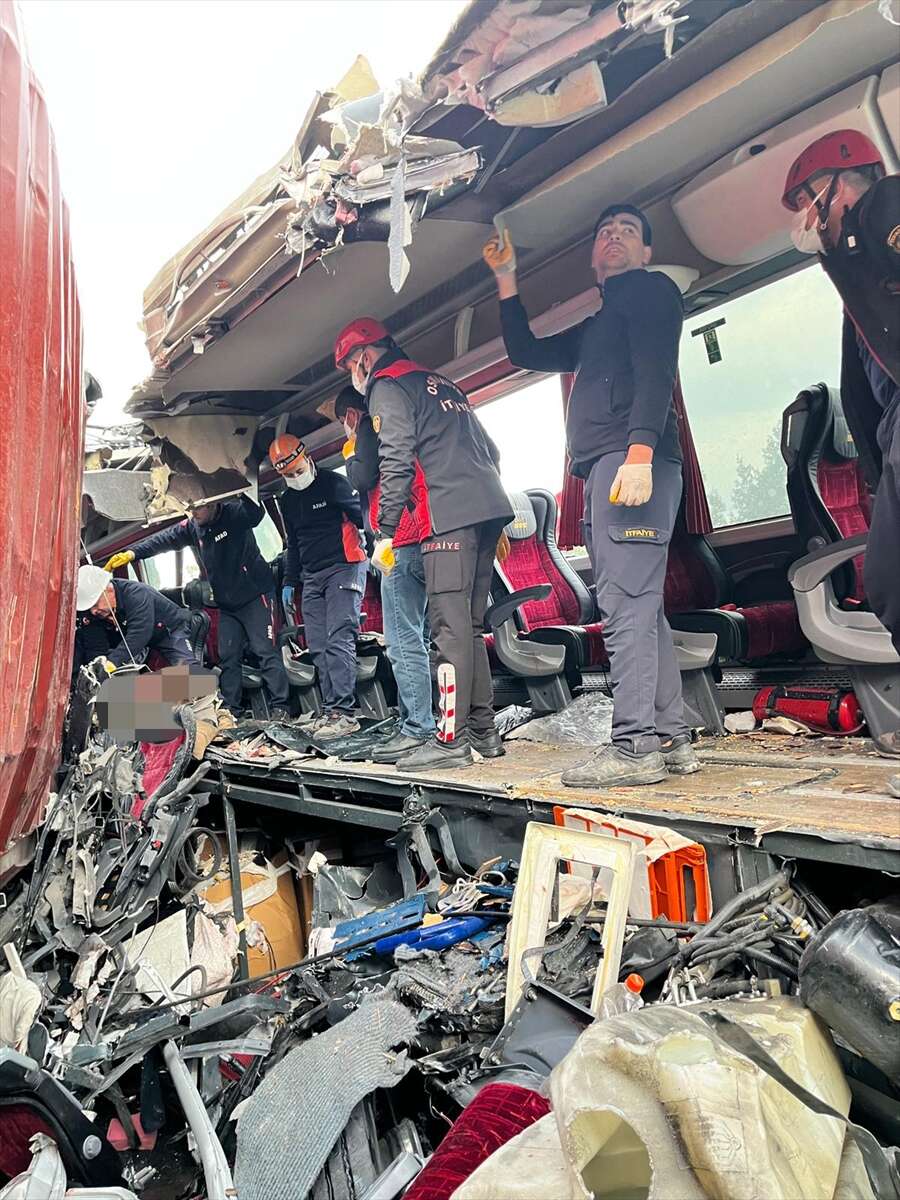 7 kişinin öldüğü otobüs kazasının nedenini yaralı kurtulan yolcu açıkladı 7